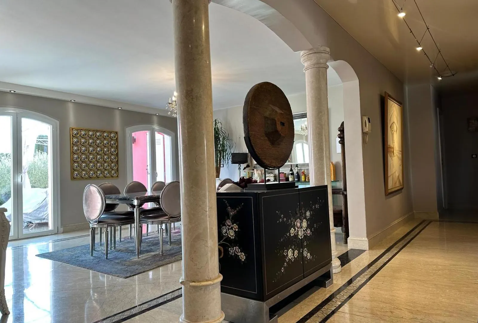 Spacieuse Villa Avec Piscine Μουζέν
